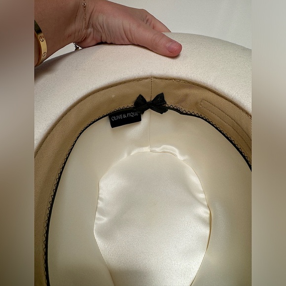 Olive & Pique Adjustable Kaia Hat in Ivory - Picture 5 of 7